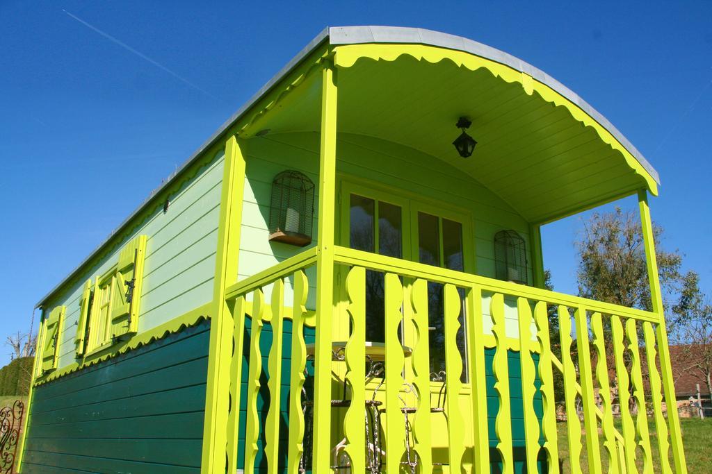 Gîtes Sibémol Simeyrols Habitación foto