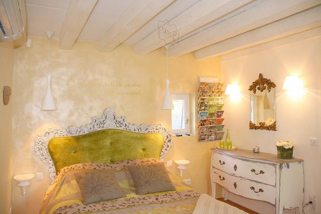 Gîtes Sibémol Simeyrols Habitación foto
