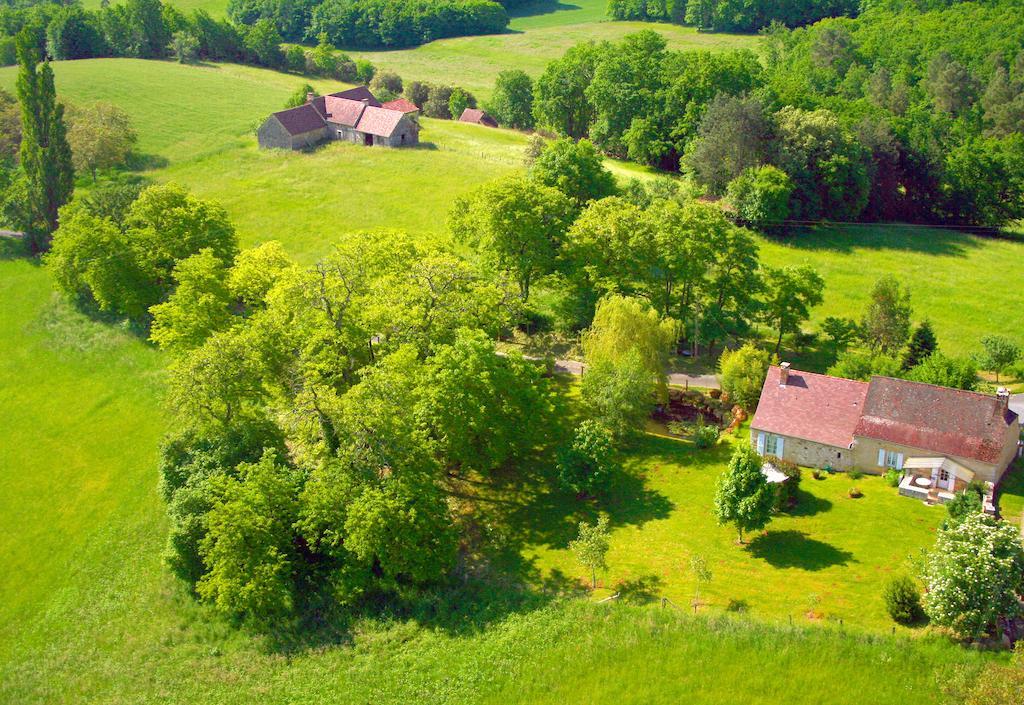 Gîtes Sibémol Simeyrols Habitación foto